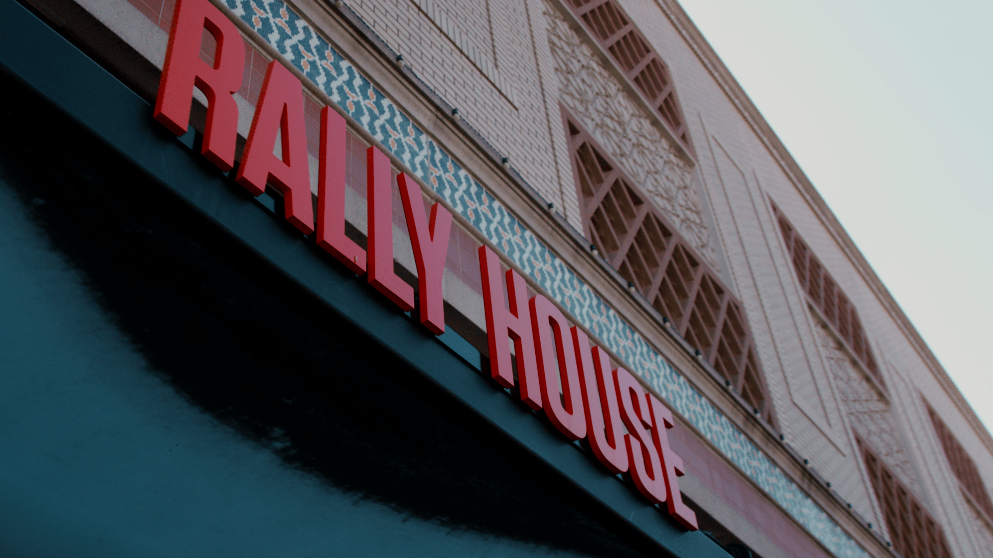 sitoo_2024_offlinemode_rallyhouse_opt_hero_l